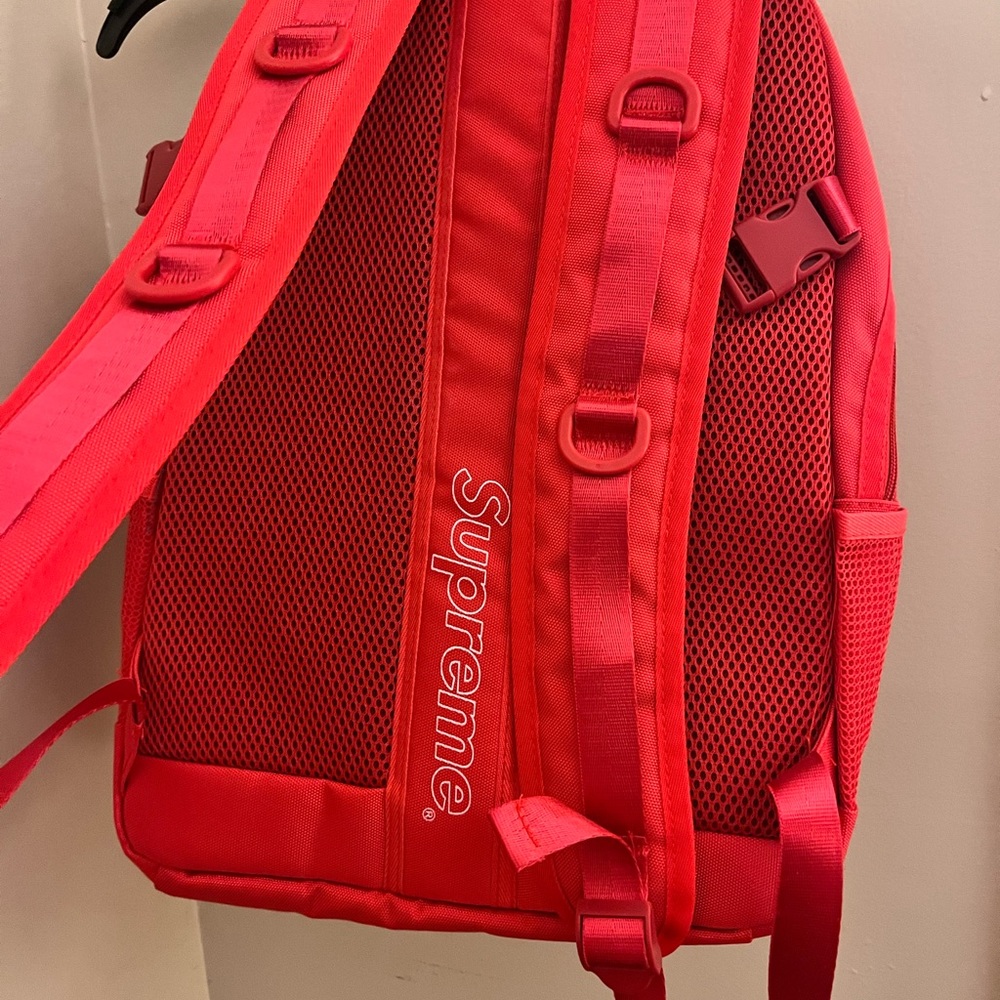 Supreme Backpack - Picture 3 of 5